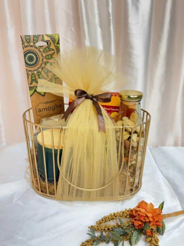 Tea & Treat – Tea Set Gift Hamper