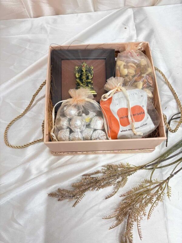 Bless and Treat Gift Hamper – Elegant Festive Gifting Solution