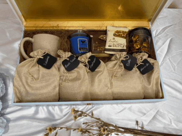 NutGuru – Assorted Nut Gift Box